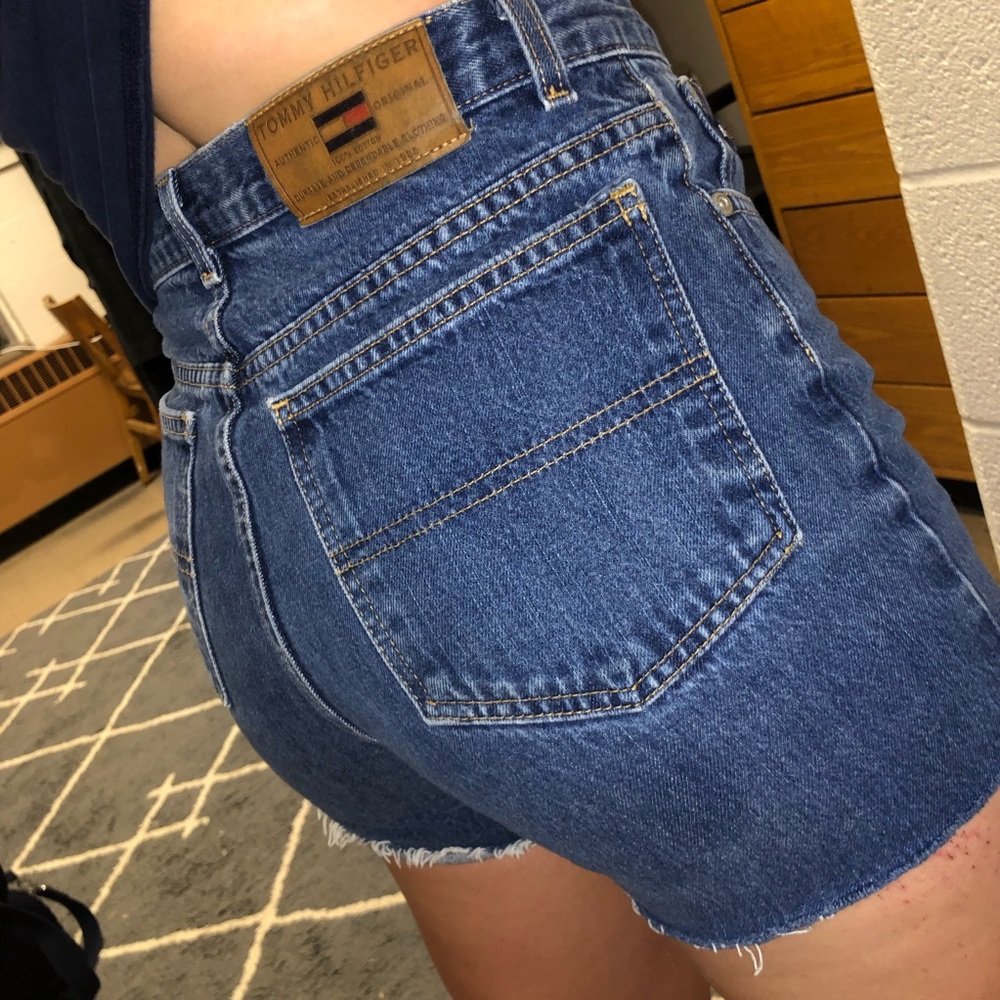 VINTAGE TOMMY HILFIGER HIGH WAISTED DENIM SHORTS
